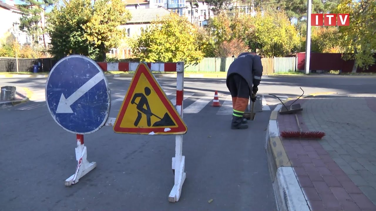 Як ірпінські комунальники чистять «ливнівки» (відео)